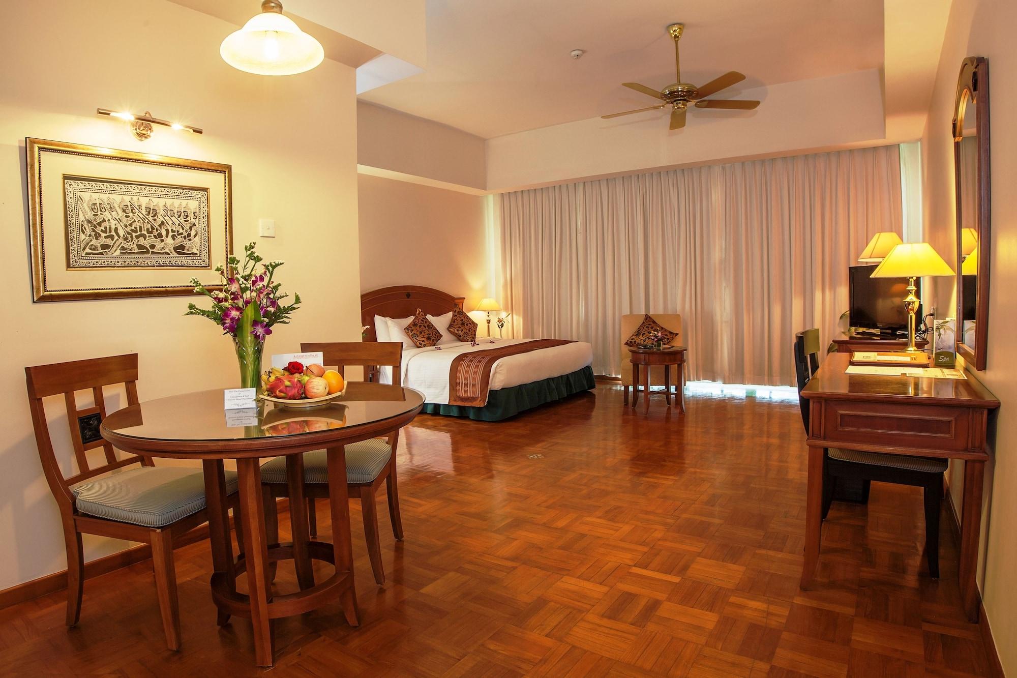 Himawari Hotel Apartments Phnom Penh Zewnętrze zdjęcie