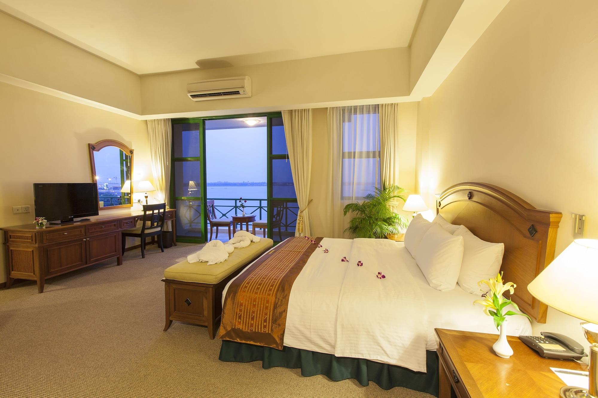 Himawari Hotel Apartments Phnom Penh Zewnętrze zdjęcie